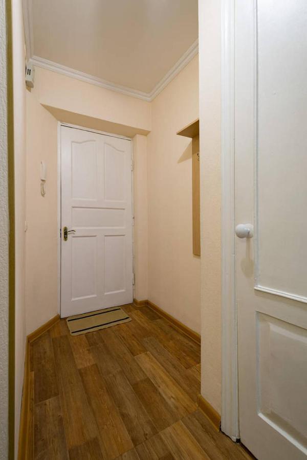 Apartment Nadezhda at Zheltoskan 77/79 Alma-Ata Buitenkant foto
