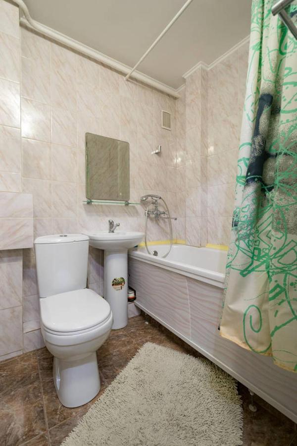 Apartment Nadezhda at Zheltoskan 77/79 Alma-Ata Buitenkant foto
