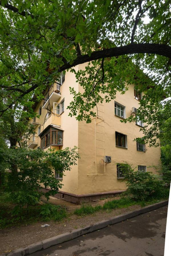 Apartment Nadezhda at Zheltoskan 77/79 Alma-Ata Buitenkant foto